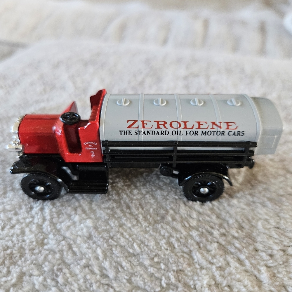 Lledo Chevron Zerolene Truck - Picture 4 of 11